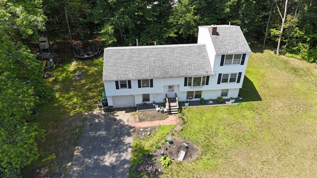 8 Kim Drive, Nashua, NH 03062