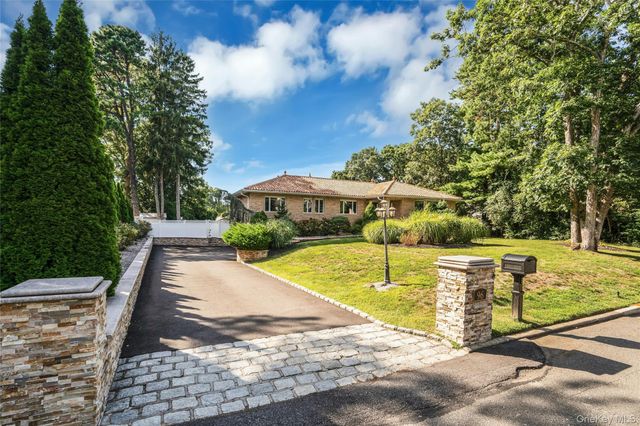 96 McCulloch Drive, Dix Hills, NY 11746