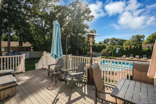 96 McCulloch Drive, Dix Hills, NY 11746