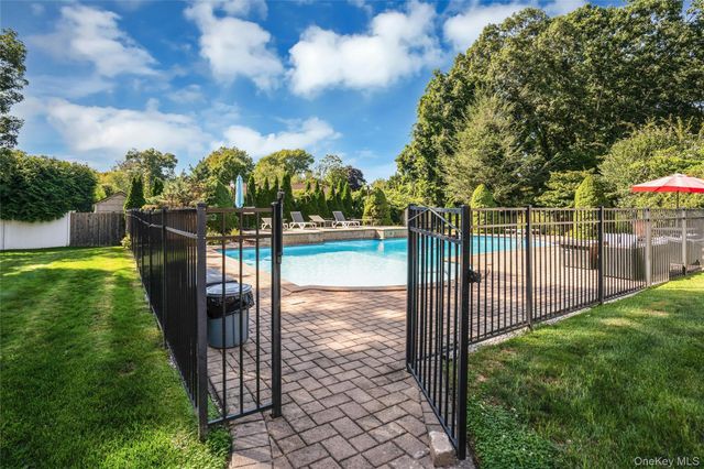 96 McCulloch Drive, Dix Hills, NY 11746