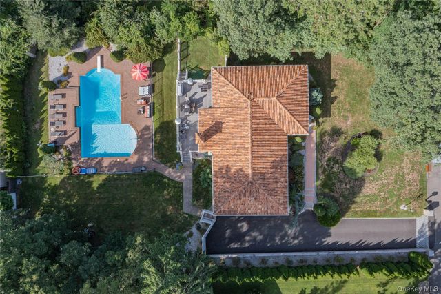 96 McCulloch Drive, Dix Hills, NY 11746