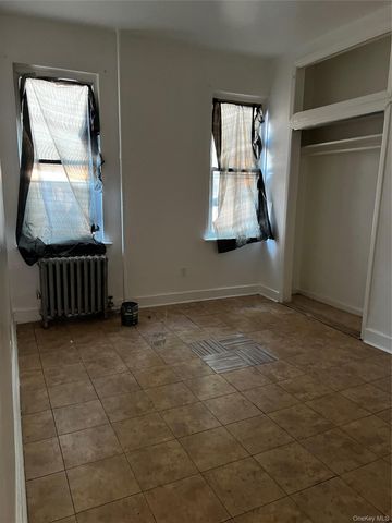 847 E 220th Street, Bronx, NY 10467