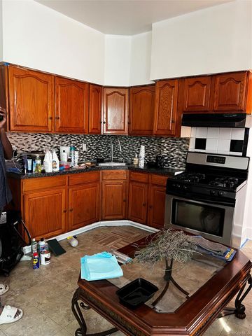 847 E 220th Street, Bronx, NY 10467