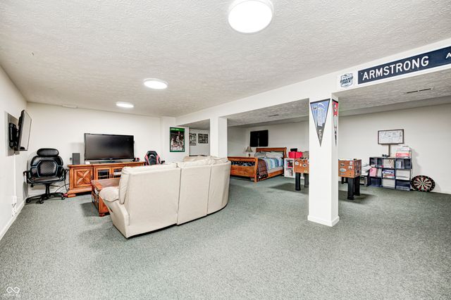 8001 Parkview, Brownsburg, IN 46112