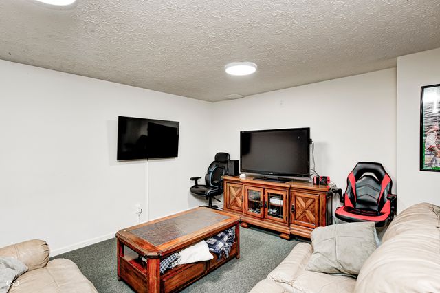 8001 Parkview, Brownsburg, IN 46112