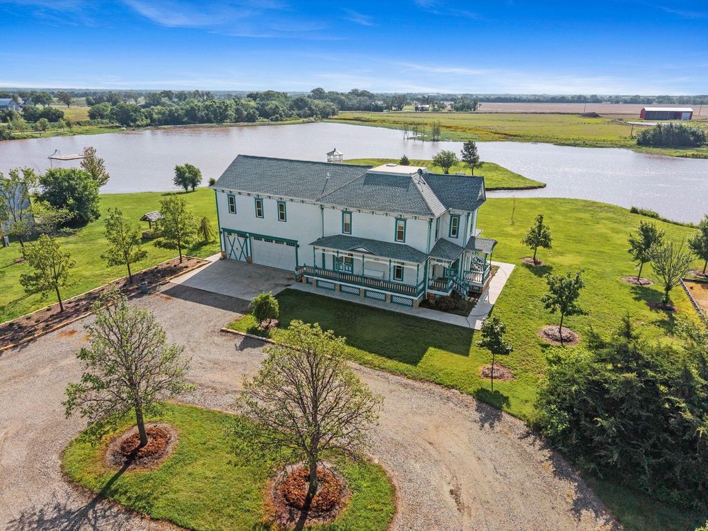 26775 W 103rd St S, Viola, KS 67149