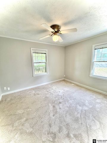 3045 S 42nd Street, Lincoln, NE 68506