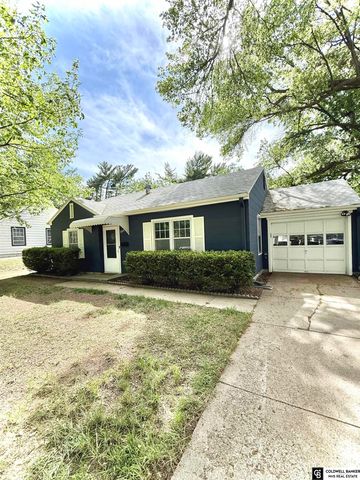 3045 S 42nd Street, Lincoln, NE 68506