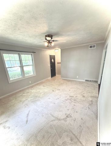 3045 S 42nd Street, Lincoln, NE 68506