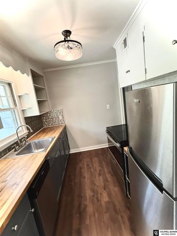 3045 S 42nd Street, Lincoln, NE 68506