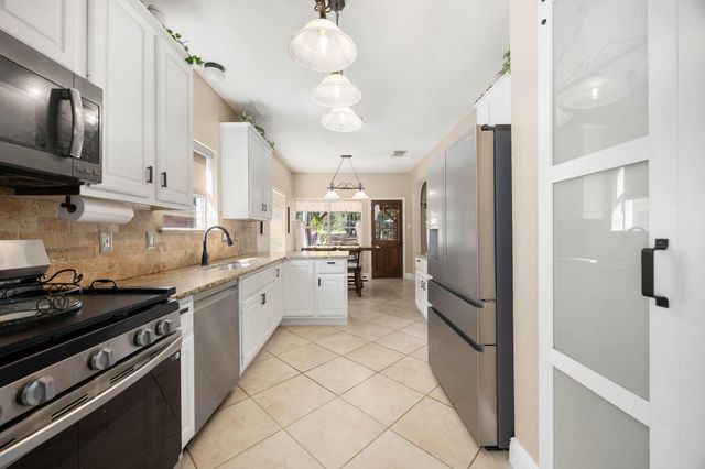 4 Balboa Road, Montgomery, TX 77356