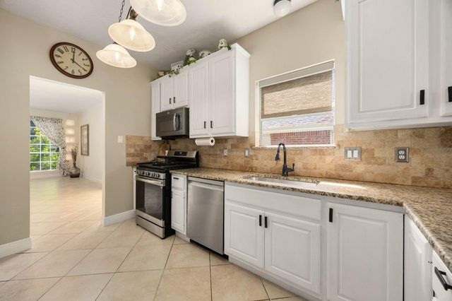 4 Balboa Road, Montgomery, TX 77356