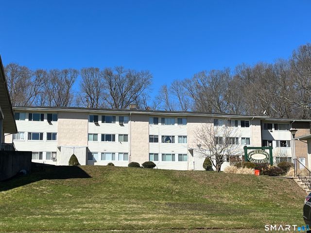 32 Sigwin Circle 32, Wallingford, CT 06492