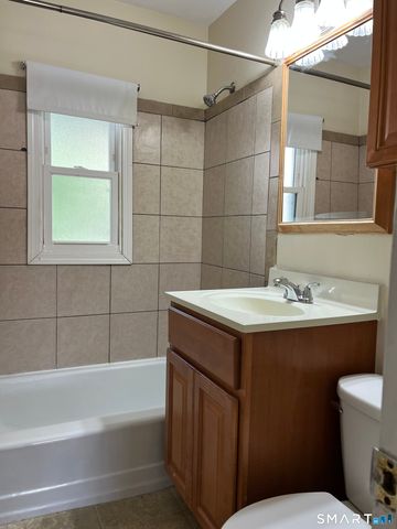 32 Sigwin Circle 32, Wallingford, CT 06492