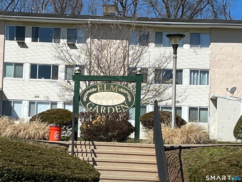 32 Sigwin Circle 32, Wallingford, CT 06492