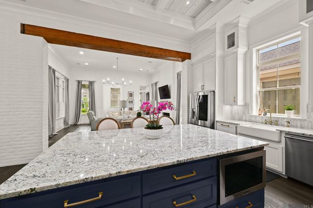 10744 Cane River Dr, Saint George, LA 70810