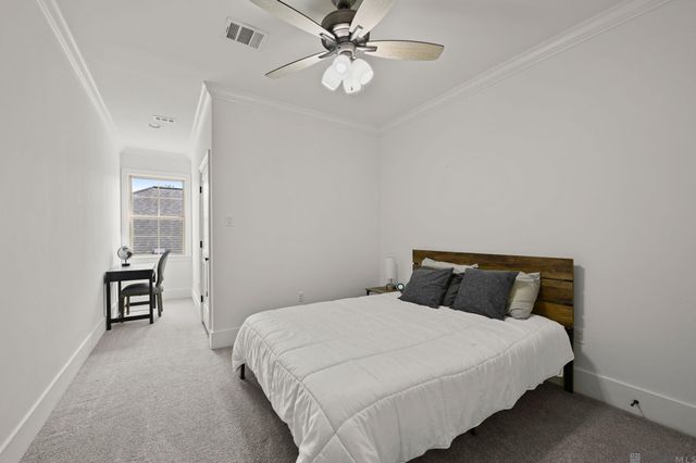 10744 Cane River Dr, Saint George, LA 70810