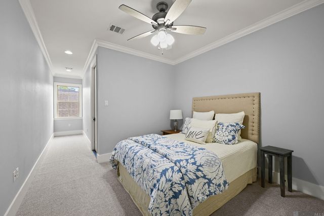 10744 Cane River Dr, Saint George, LA 70810