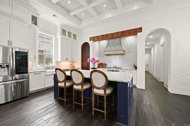 10744 Cane River Dr, Saint George, LA 70810