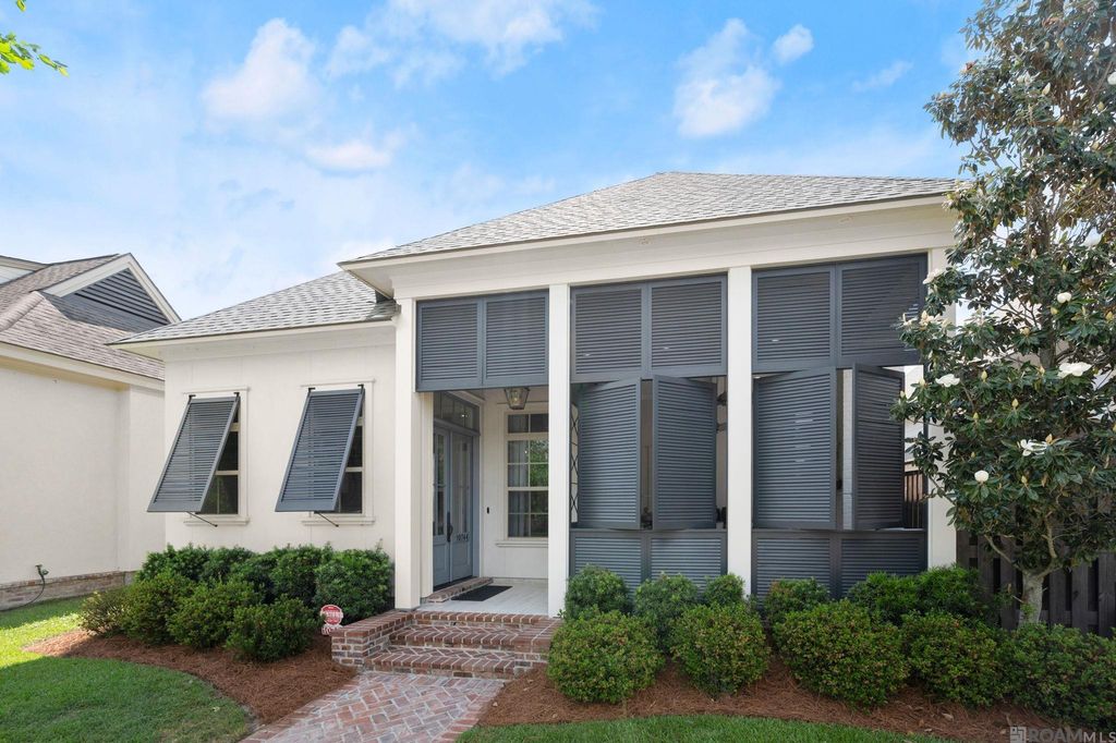 10744 Cane River Dr, Saint George, LA 70810