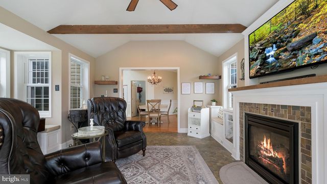20 ENDSLOW LN, Perkasie, PA 18944