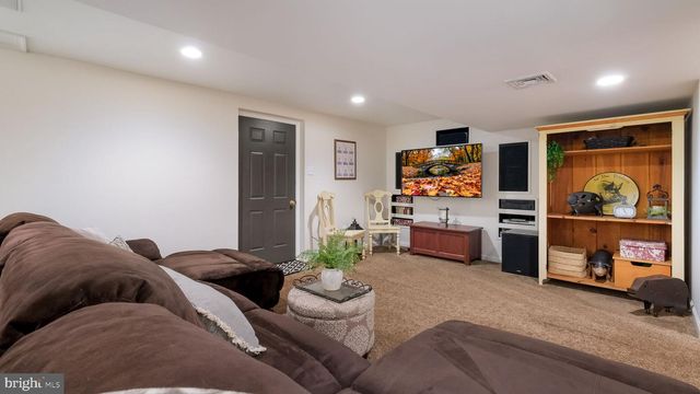 20 ENDSLOW LN, Perkasie, PA 18944