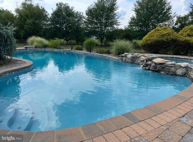 20 ENDSLOW LN, Perkasie, PA 18944