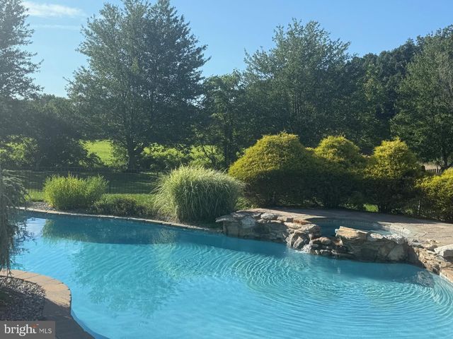 20 ENDSLOW LN, Perkasie, PA 18944