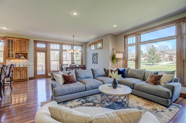 2637 Cottage Grove Place, Woodbury, MN 55129