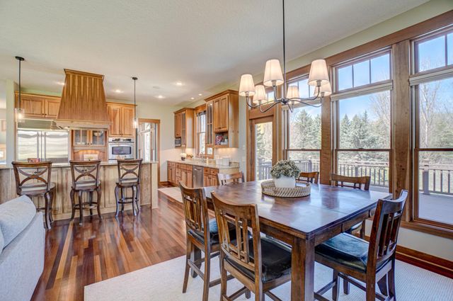 2637 Cottage Grove Place, Woodbury, MN 55129