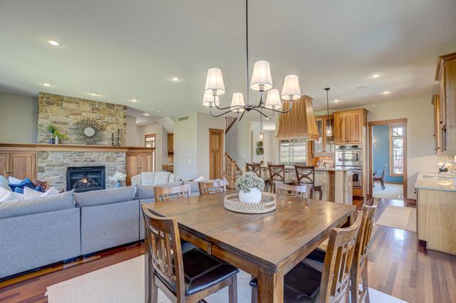2637 Cottage Grove Place, Woodbury, MN 55129