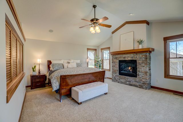 2637 Cottage Grove Place, Woodbury, MN 55129