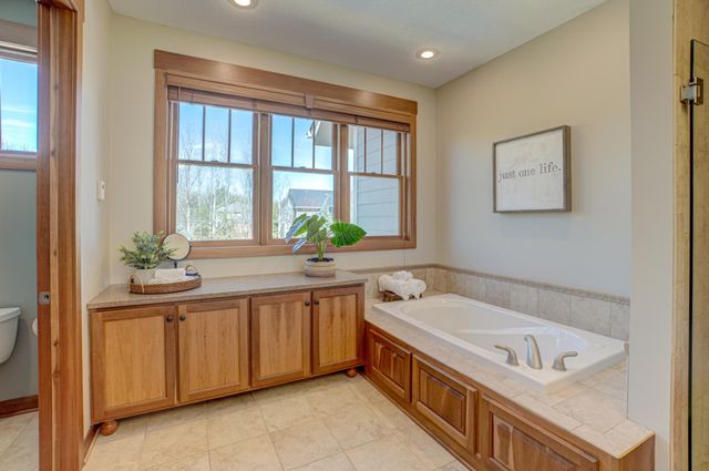2637 Cottage Grove Place, Woodbury, MN 55129