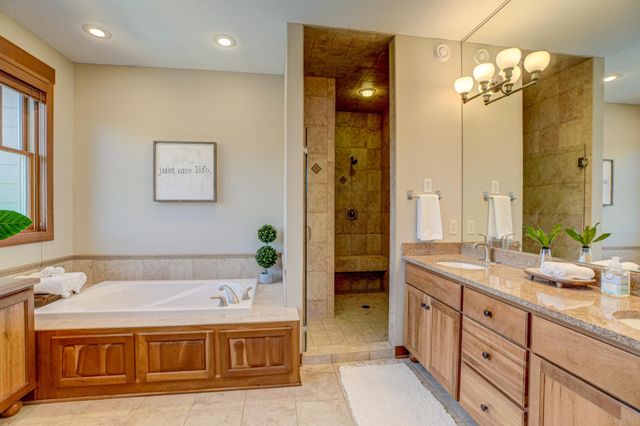 2637 Cottage Grove Place, Woodbury, MN 55129