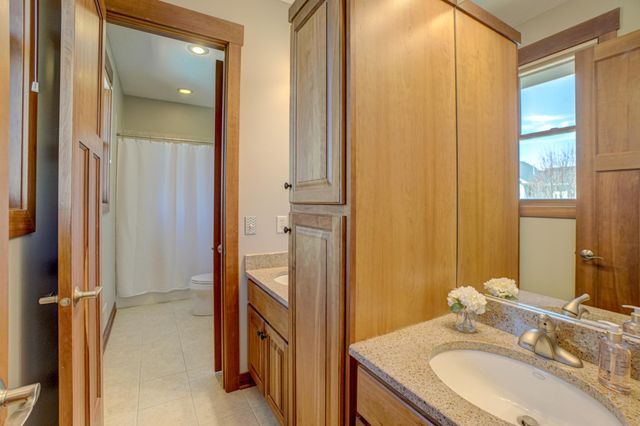 2637 Cottage Grove Place, Woodbury, MN 55129