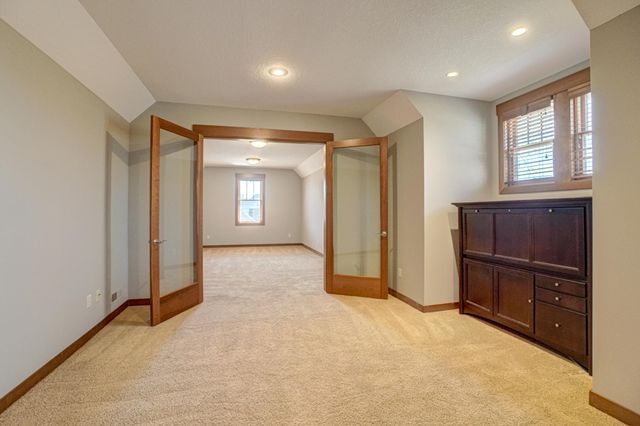 2637 Cottage Grove Place, Woodbury, MN 55129