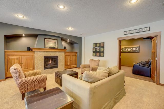 2637 Cottage Grove Place, Woodbury, MN 55129