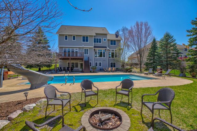 2637 Cottage Grove Place, Woodbury, MN 55129