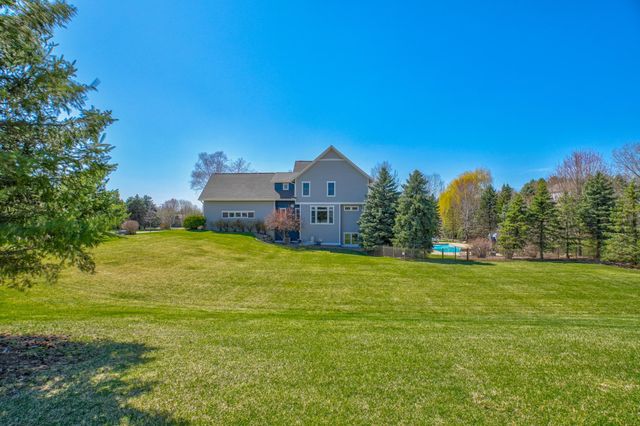 2637 Cottage Grove Place, Woodbury, MN 55129