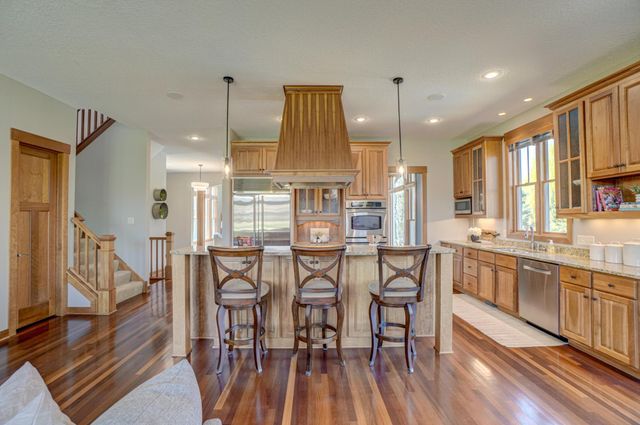 2637 Cottage Grove Place, Woodbury, MN 55129