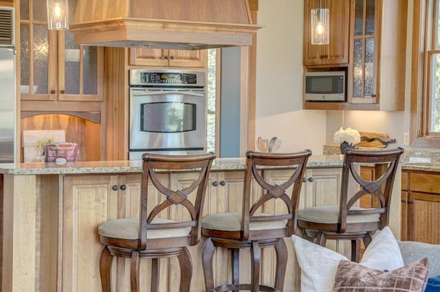 2637 Cottage Grove Place, Woodbury, MN 55129