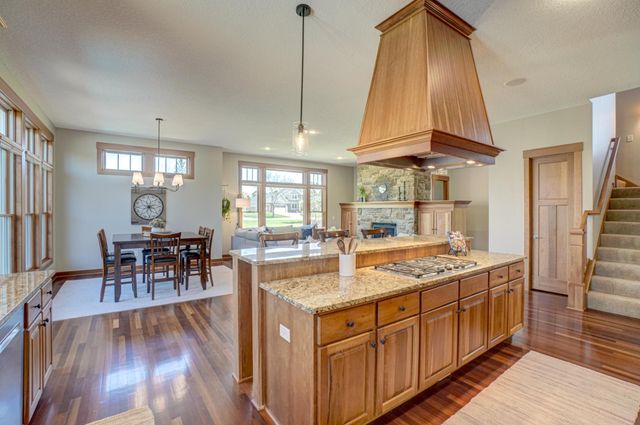 2637 Cottage Grove Place, Woodbury, MN 55129