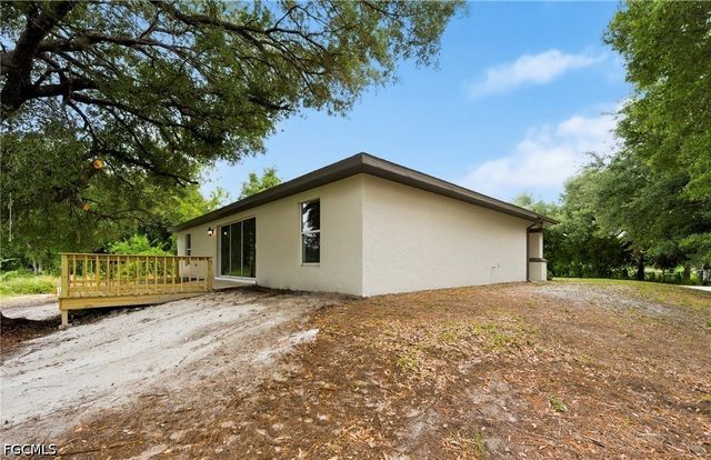 2406 E 23rd ST, Alva, FL 33920