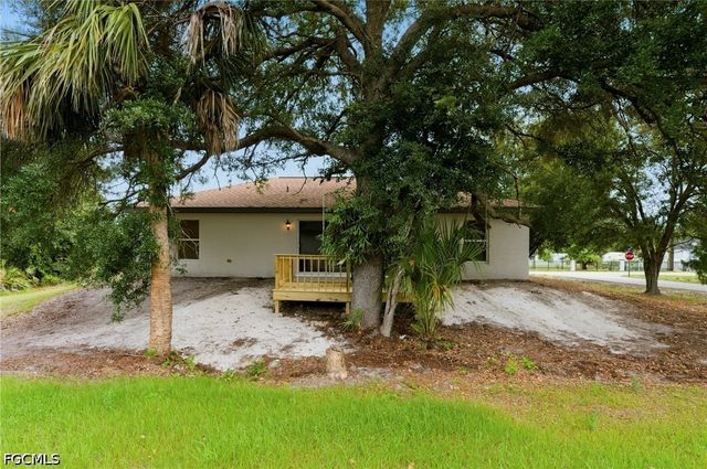 2406 E 23rd ST, Alva, FL 33920