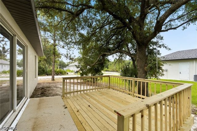2406 E 23rd ST, Alva, FL 33920
