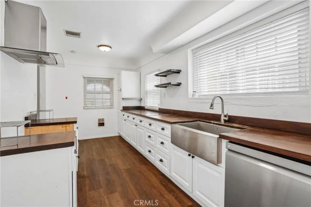 8319 S Van Ness Avenue, Inglewood, CA 90305