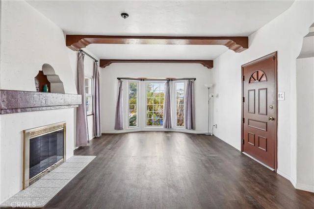 8319 S Van Ness Avenue, Inglewood, CA 90305