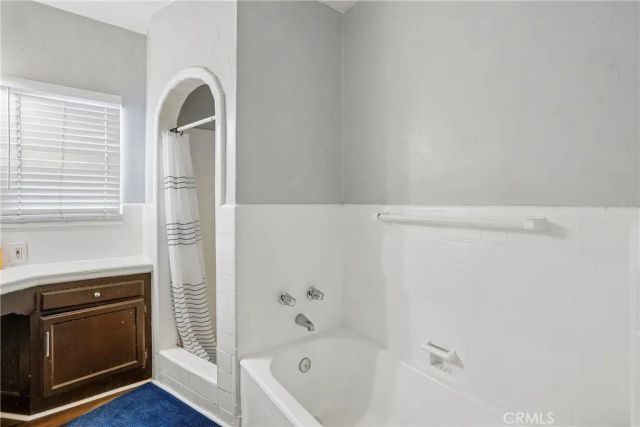 8319 S Van Ness Avenue, Inglewood, CA 90305