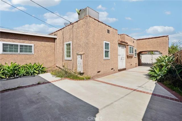 8319 S Van Ness Avenue, Inglewood, CA 90305