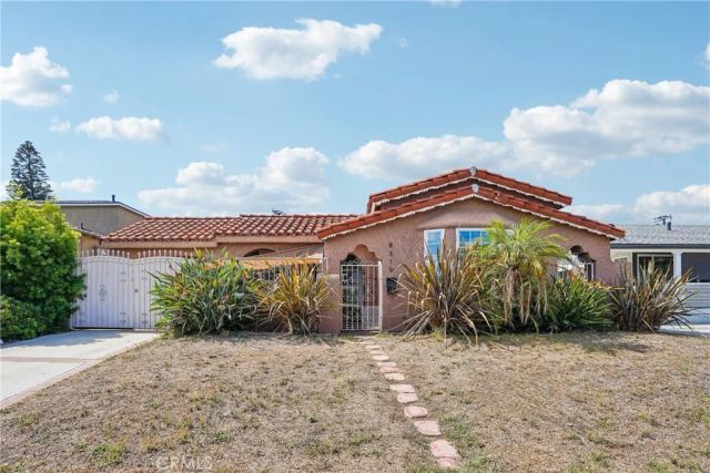 8319 S Van Ness Avenue, Inglewood, CA 90305